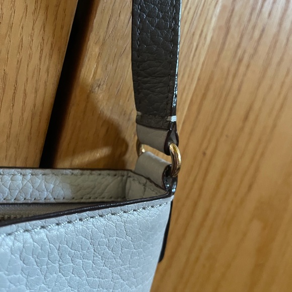 Kate spade two/toned gray leather crossbody - Picture 6 of 6